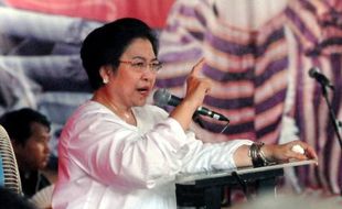 KENAIKAN BBM: Megawati Tegaskan Penolakan Bukan Untuk Pencitraan