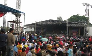 OPERA VAN JAVA: Ribuan Penonton Padati Stadion Sriwedari