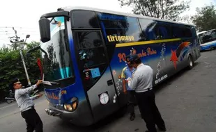 TEKAN LAKALANTAS: Puluhan Bus AKDP dan AKAP Diperiksa Tim Gabungan