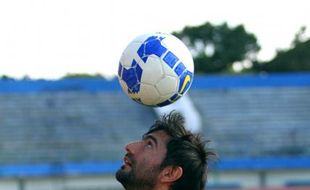  ARNALDO VILALBA BERLATIH di STADION MANAHAN