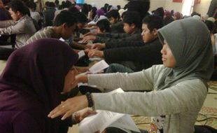 Siswa SMA 2 Ngaglik Belajar Hipnotis