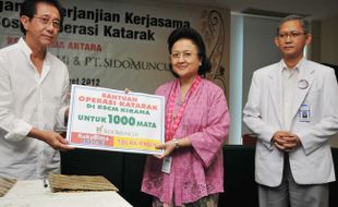 OPERASI KATARAK GRATIS: 2012, Sido Muncul Targetkan 12.000 Pasien