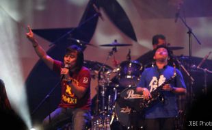 Bernostalgia Bareng KLa Project  di JAVA JAZZ