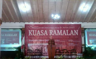 BUKU KUASA RAMALAN: "Menghidupkan" Pangeran Diponegoro