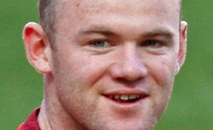 WAYNE ROONEY Fit Hadapi Spurs