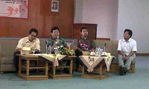 Himakom UPN Gelar Seminar "Social Control vs Trial Press"