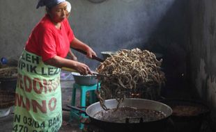 Pindah, Pedagang Belut Mengeluh Sepi Pengunjung