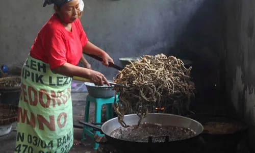 Pindah, Pedagang Belut Mengeluh Sepi Pengunjung