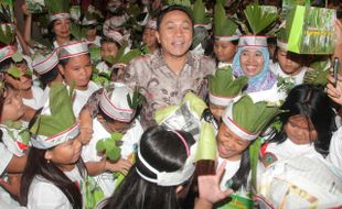 MENHUT MENYAPA ANAK SAHABAT ALAM