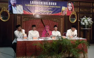 PENGALAMAN SPIRITUAL: Pasangan Suami Istri Launching Buku