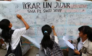 IKRAR JUJUR SISWA SMA