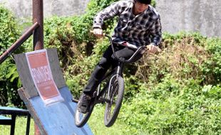 REBEL JAM BMX 2012