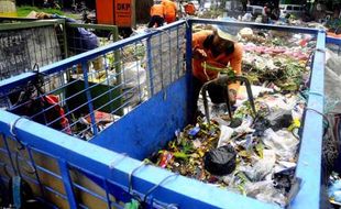 HONOR: Dipertanyakan, Realisasi Kenaikan Honor Petugas Sampah Kelurahan