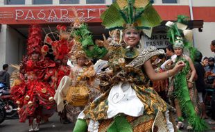 PERAGAAN RED BATIK SOLO 