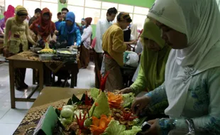 SMA MUHAMMADIYAH 2 PERINGATI HARI KARTINI