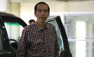 JOKO WIDODO: Jokowi Datangi Markas Slank