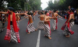 HARI TARI DUNIA 2017 : 3 Penari Ditantang Menari 24 jam, Pemkot akan Deklarasikan Solo Menari