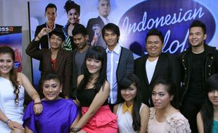 INDONESIAN IDOL 2012: DION Nyanyi Lagu Yang Sempat Dipopulerkan BENYAMIN SUEB. Trio A Juga Kasih Pujian