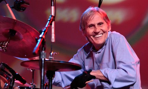 LEGENDA ROCK Levon Helm Meninggal