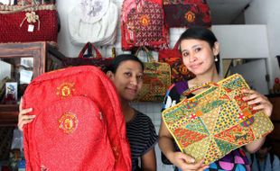 DEMAM BATIK BOLA Rambah Tas Laptop/Ransel