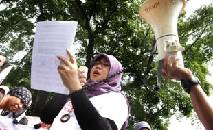 PILAR DEMOKRASI: Buruh Tak Henti Berjuang