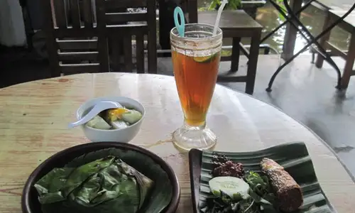 KULINER Otak-otak Gurihnya Menggigit Lidah