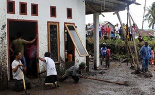 BANJIR LAHAR:  Korban Tewas Banjir Lahar Jadi 4 Orang, 10 Orang Hilang