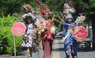 KOSTUM RED BATIK