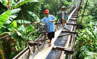  JEMBATAN SALURAN AIR