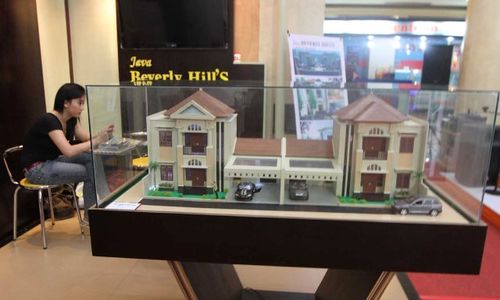 PAMERAN PROPERTI 