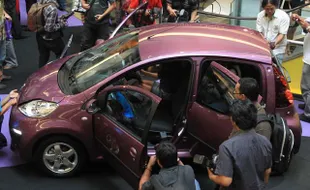 CITY CAR: Peugeot 107 Incar Pasar Mobil Mungil Indonesia