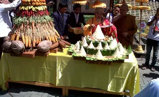   PEMOTONGAN TUMPENG