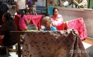 INDUSTRI KREATIF : Sertifikasi Profesi Bekraf Paling Diminati Perajin Batik