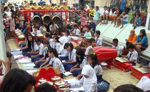   MUSIK GAMELAN Ala SMPN 5 Sragen Sedot Perhatian Pengunjung CFD