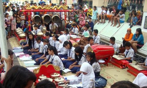   MUSIK GAMELAN Ala SMPN 5 Sragen Sedot Perhatian Pengunjung CFD