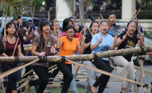 MENARI: Siapapun Boleh Menari