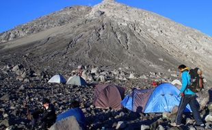 HUT RI : Pendaki Merapi Dibatasi Sampai Pasar Bubrah, SAR Barameru Siaga