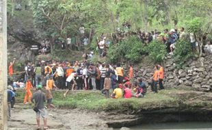 TENGGELAM di Gua Pindul, 2 Korban Ditemukan Bergandengan