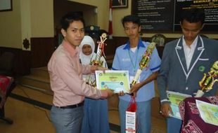 Siswa SMK IT Gratis Smart Informatika Sabet Juara II Olimpiade Matematika se-Jateng