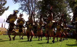  TARI TOPENG IRENG 