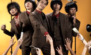 PANGGUNG HIBURAN: The Changcuters dan PAS Band Hibur Warga Semarang