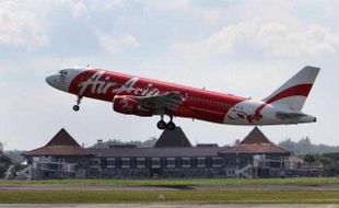 PESAWAT AIRASIA HILANG KONTAK : Kapal dan Pesawat Pencari Sisir Perairan Tanjung Pandan-Pontianak