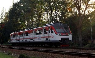 UJI COBA RAILBUS BATHARA KRESNA