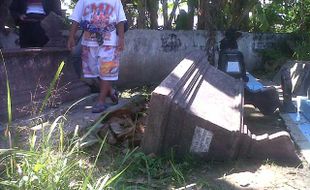 PENGRUSAKAN MAKAM: Pelaku dan Motif Masih Jadi Teka-Teki