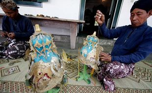 MERAWAT PUSAKA KRATON