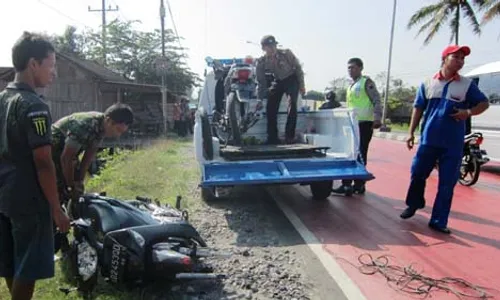 TABRAKAN BERUNTUN di Jalan Boyolali-Kartasura, 2 Luka