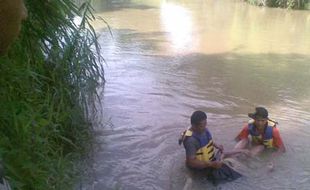 TEWAS TENGGELAM: Pegawai Bengkel Ceburkan Diri ke Sungai