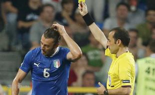 SEMI FINAL EURO 2012 Dipimpin Wasit Turki