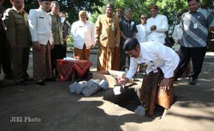 PELETAKAN BATU PERTAMA