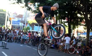  FREESTYLE BMX